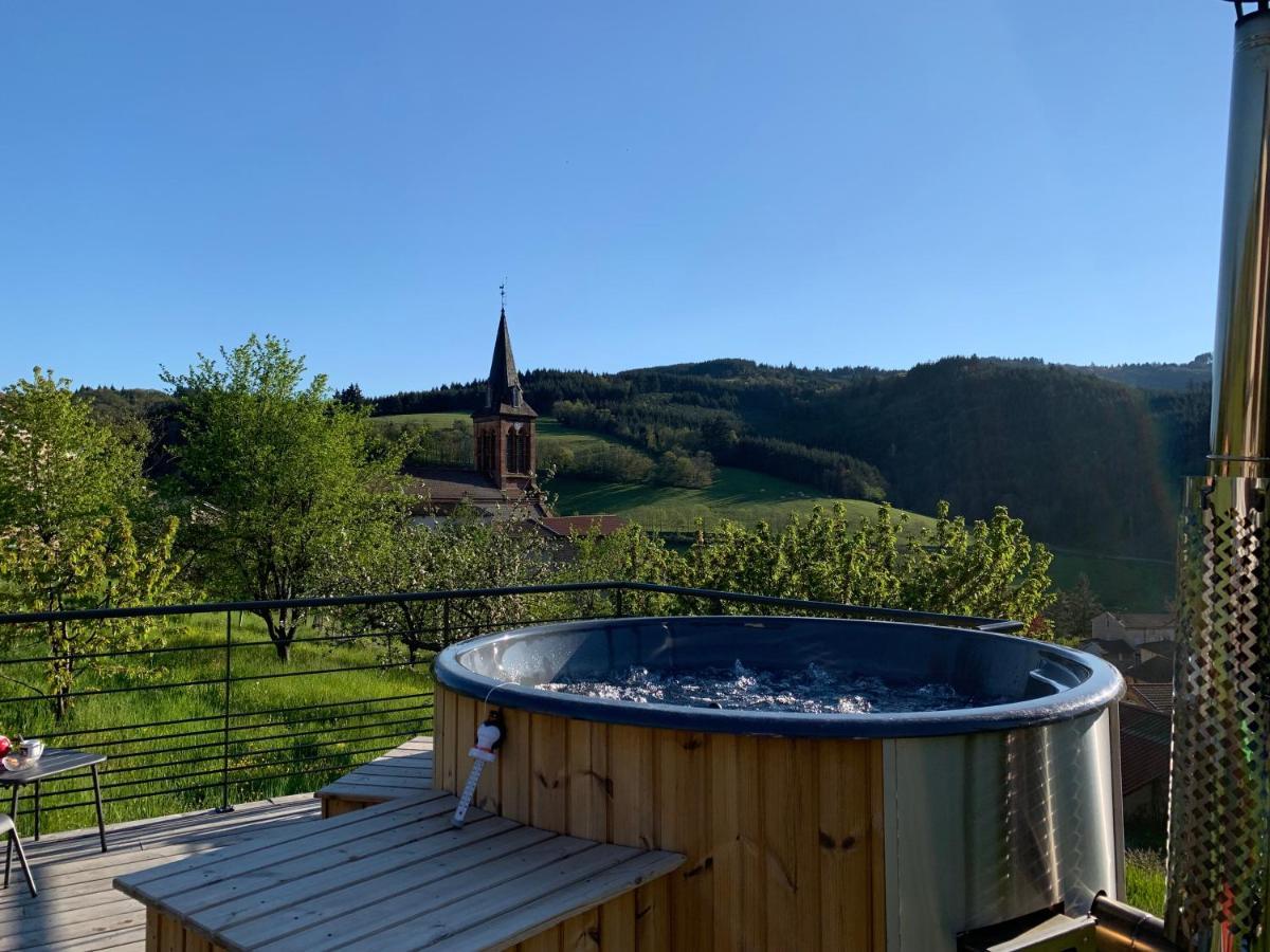 Domaine De La Rue De La Tour Bed & Breakfast Valsonne Eksteriør bilde