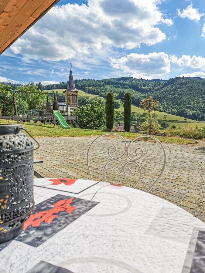 Domaine De La Rue De La Tour Bed & Breakfast Valsonne Eksteriør bilde