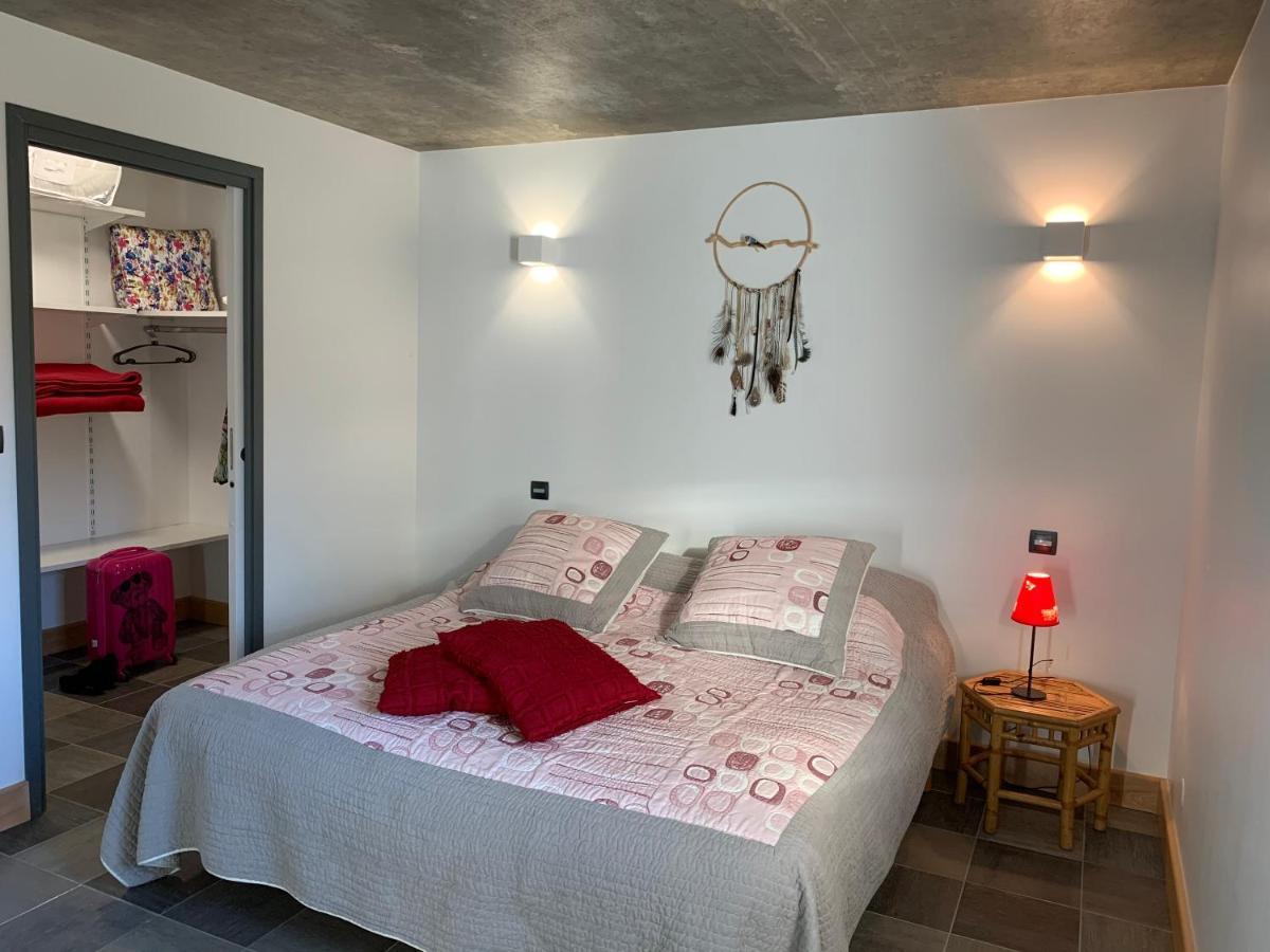 Domaine De La Rue De La Tour Bed & Breakfast Valsonne Eksteriør bilde
